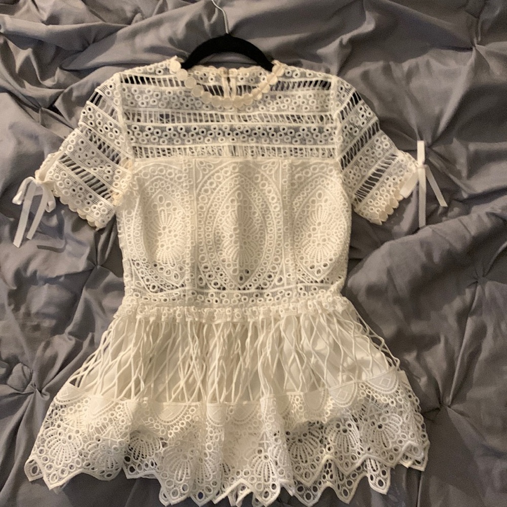 Beautiful white lace detail short sleeve top! NWT